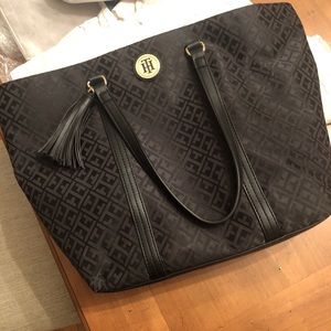 Tommy Hilfiger purse